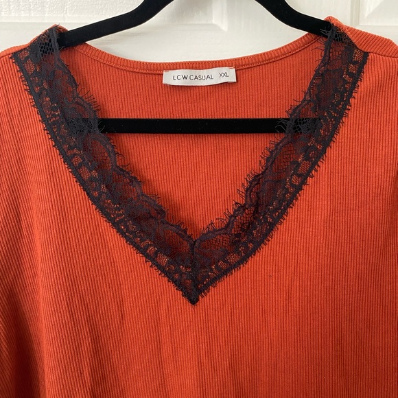 Tops - ✨Host Pick✨ Lace V-neck Stylish Yet Casual Top